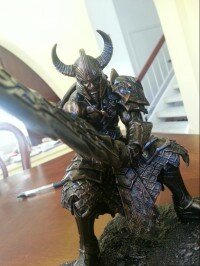 Statue of LOL Championship S2: Ryze and Tryndamere 